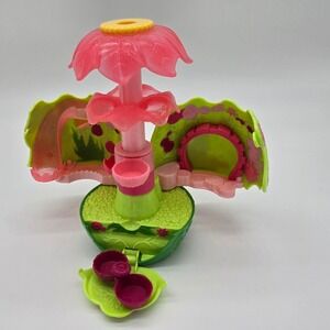 Hatchimals CollEGGtibles Secret Scene Playset Bubblegum Bloom